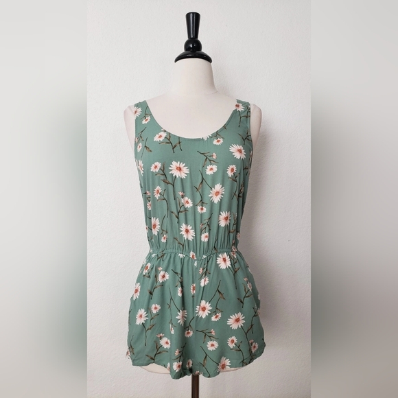 Dresses & Skirts - Green Floral Sleeveless Romper with Daisies